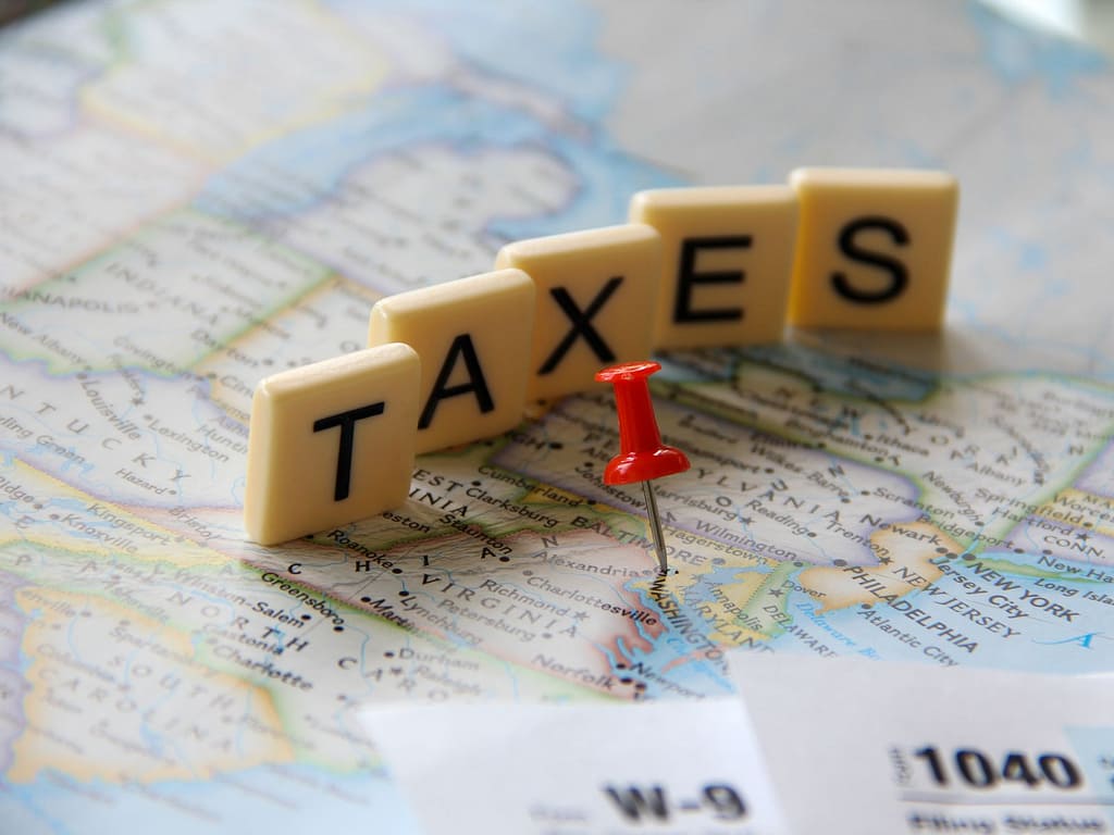 Cómo manejar los impuestos si vendes cursos en varios países Crea tu LLC desde España Optimizacion fiscal 2026